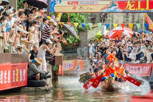 ?太阳报：汉密尔顿与C罗前女友伊莲娜会面，并一起过夜